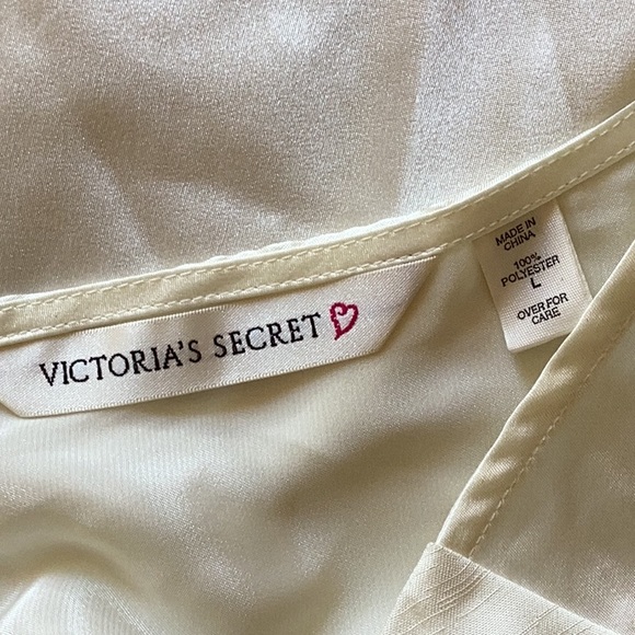 Victoria’s Secret ivory long sleeveless gown with seed pearls on bodice … - Picture 8 of 14